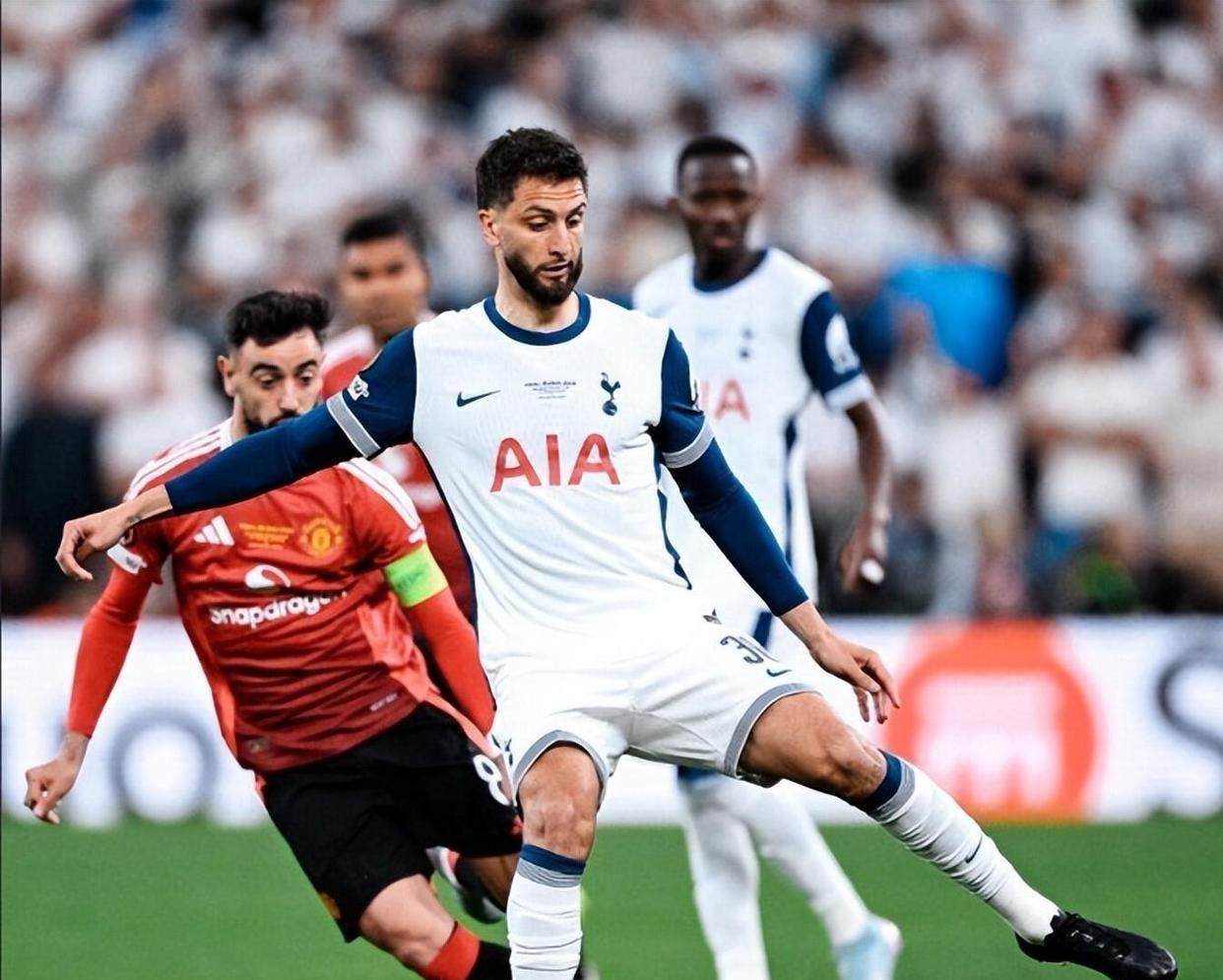 IM体育-热刺主场击败国米，实力得到认可赞扬