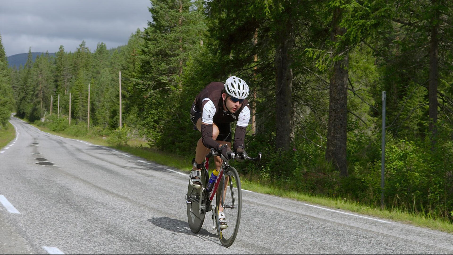 西甲国家德比之夜,马丁内利闪耀伯纳乌,一球定乾坤