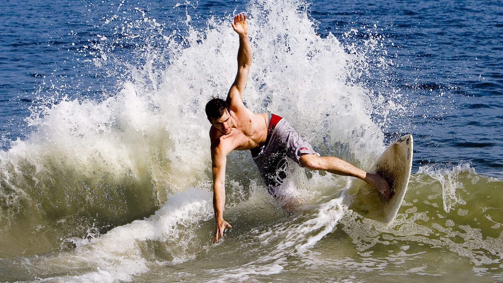 奥斯梅恩爆发点燃非洲希望，洪都拉斯生死战绝境突围—足球世界里的命运交响曲